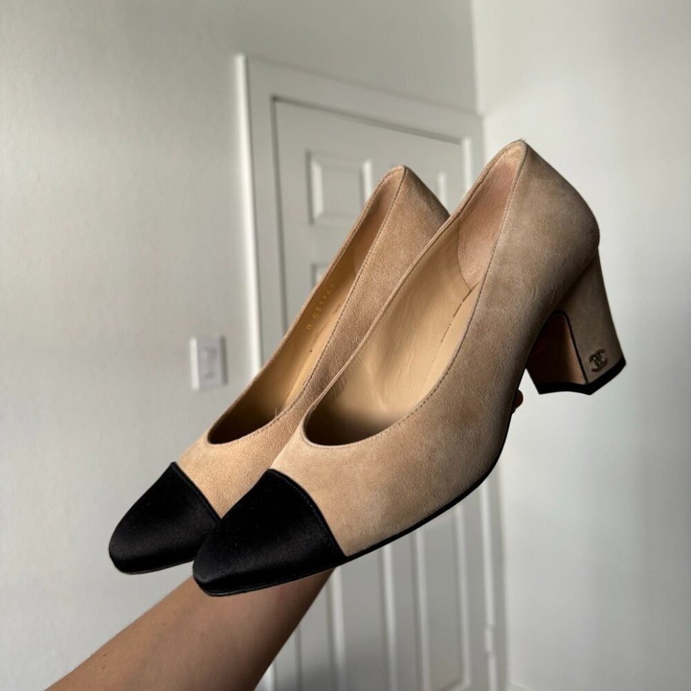 Chanel Cap Toe Suede Pumps 35.5 Beige Black
